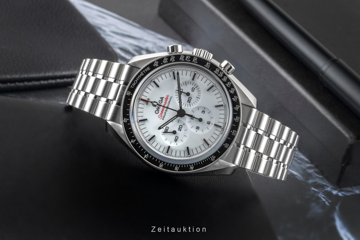 Omega Speedmaster Moonwatch Chronograph Stahl Ref. 310.30.42.50.04.001 B&P 2026 [2605635]