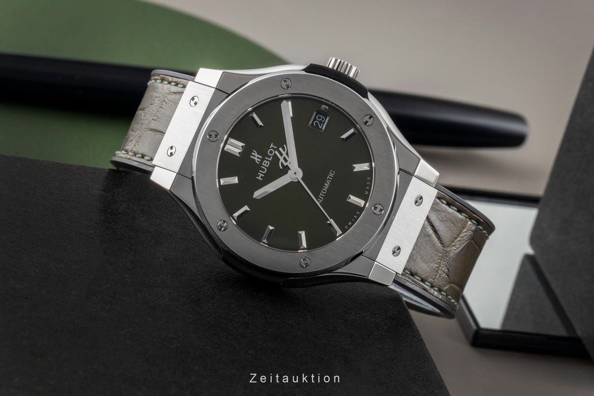 Hublot Classic Fusion titanium automatic men's watch 565.NX.8970.LR LP: 8600EUR  [2605667]