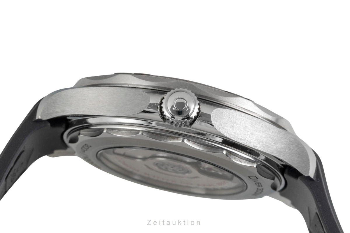 Omega Seamaster steel / titanium automatic men's watch 210.32.42.20.06.002 LP: 6700EUR  [2605801]