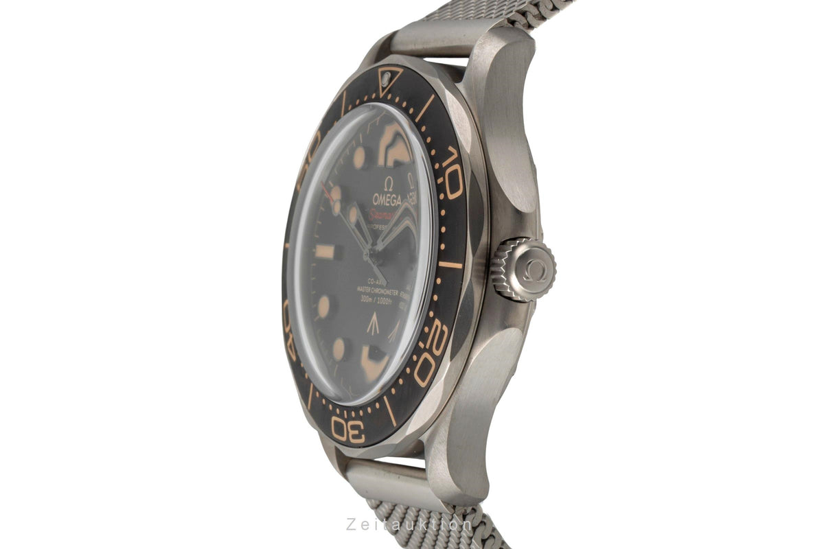 Omega Seamaster titanium automatic men's watch 210.90.42.20.01.001 LP: 10900EUR  [2605809]