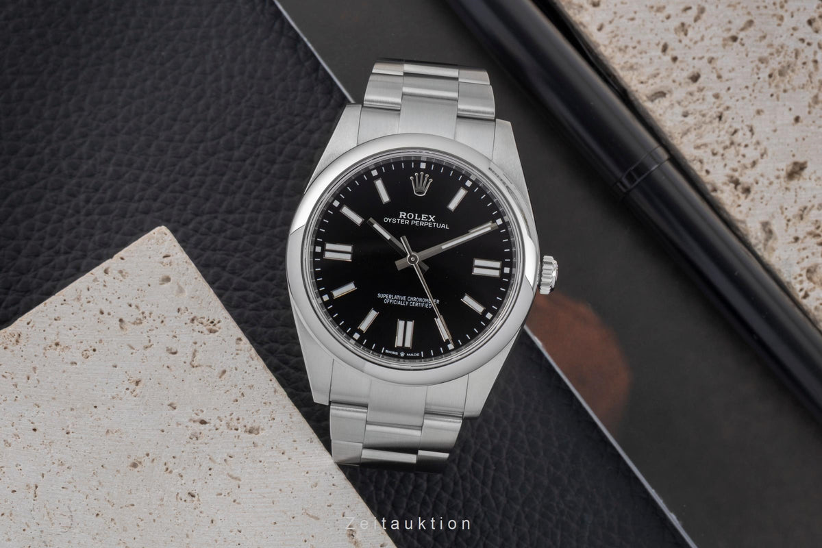 Rolex Oyster Perpetual Black Dial Stahl Automatik Herren Ref. 124300 Papers 2021 [2606425]