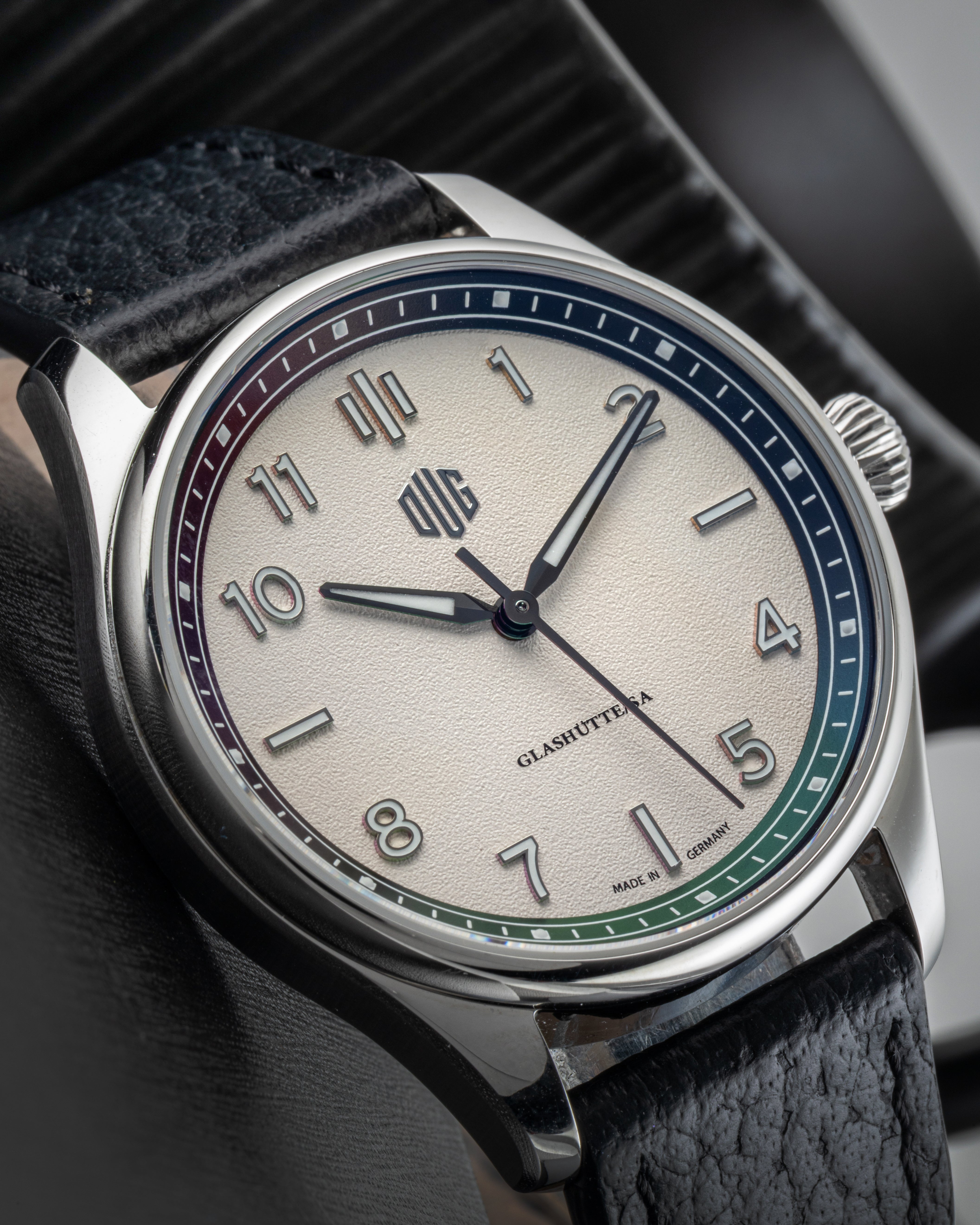 DUG Glashuette Uhr im_Detail