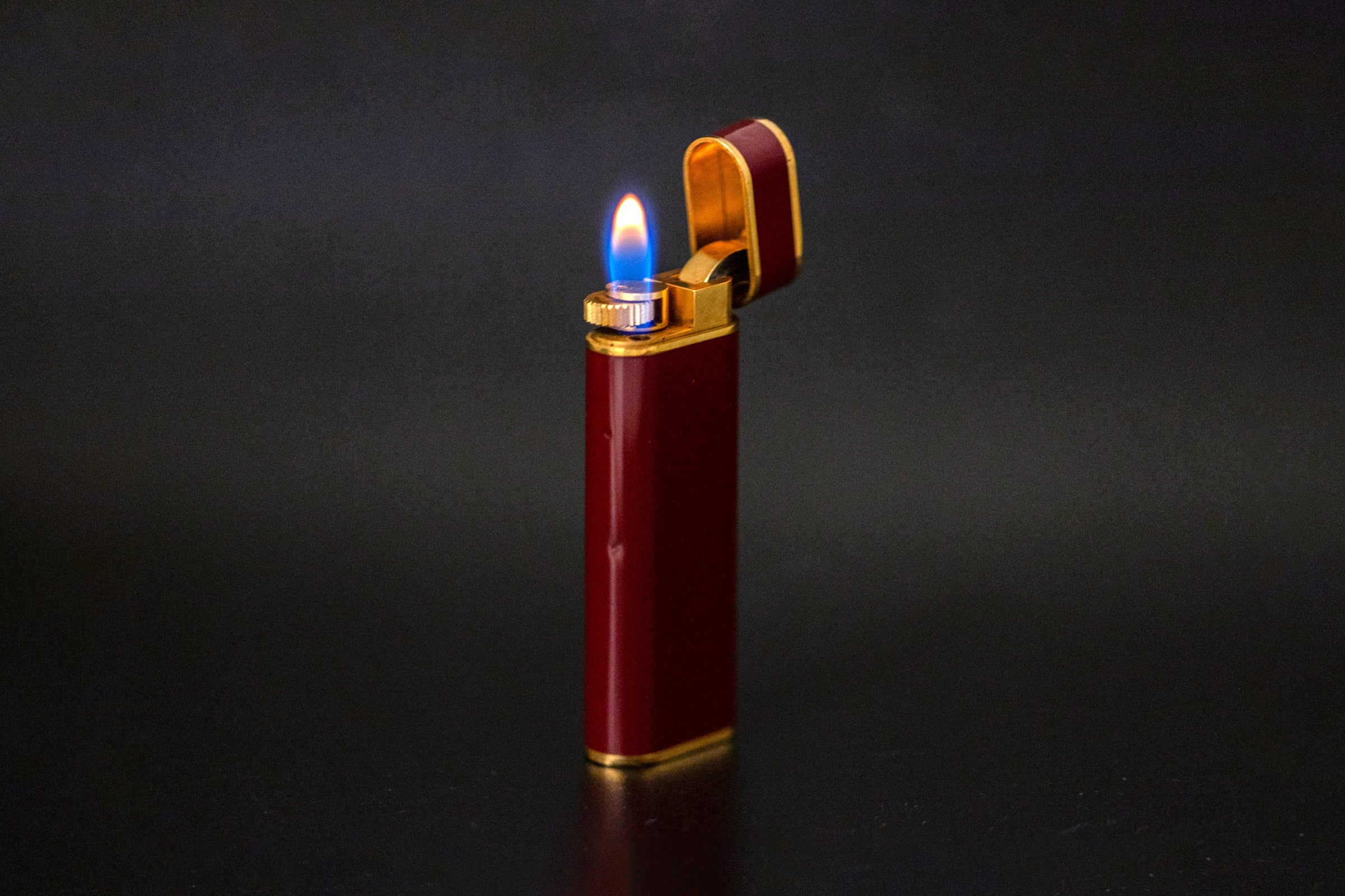Cartier Briquets Lighters Feuerzeug Laqué Grenat Rot Ref. CA 20402[KL25979]