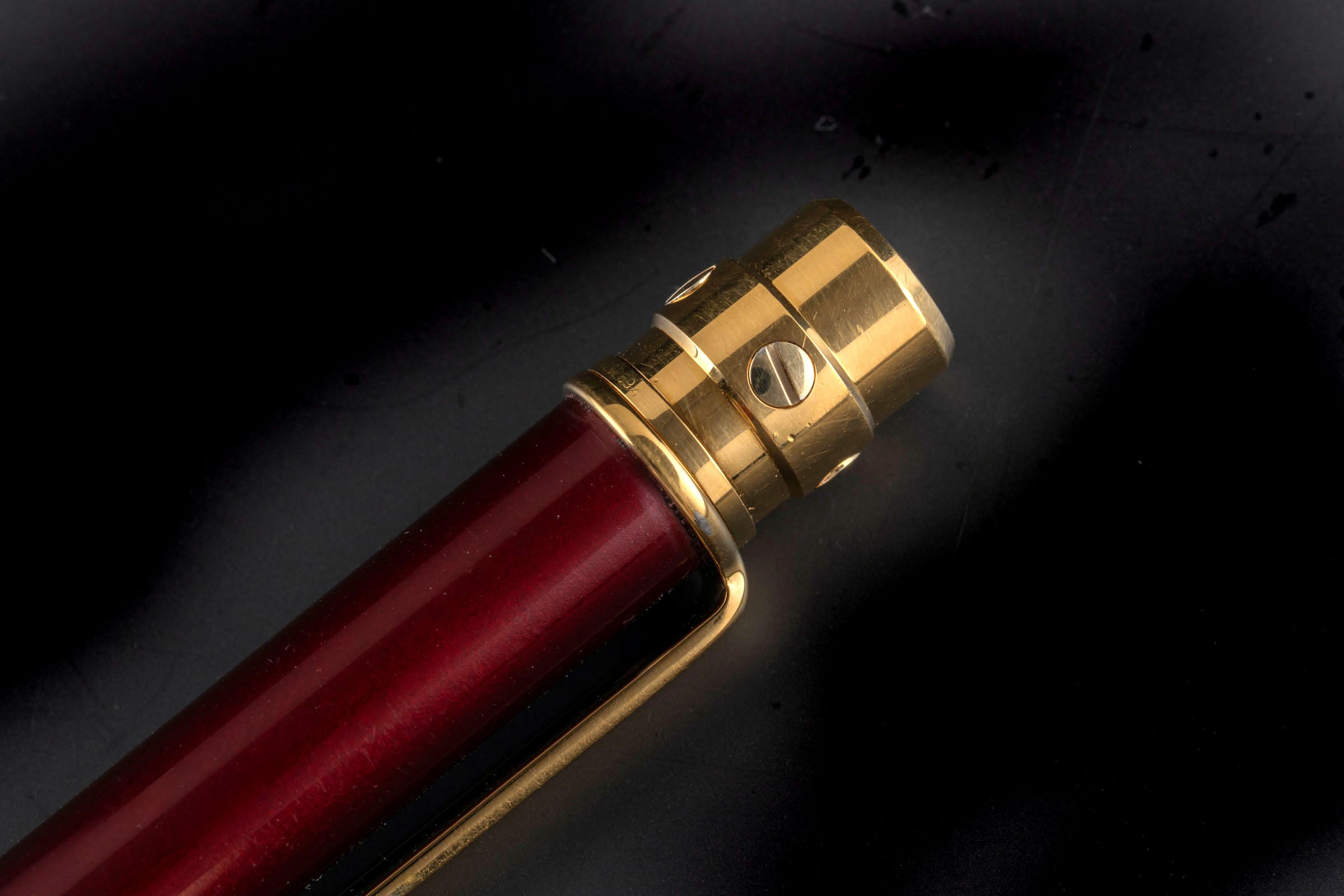 Cartier Must II Santos bolígrafo laca Bordeaux chapado en oro Ref. ST 150190[KL25988]