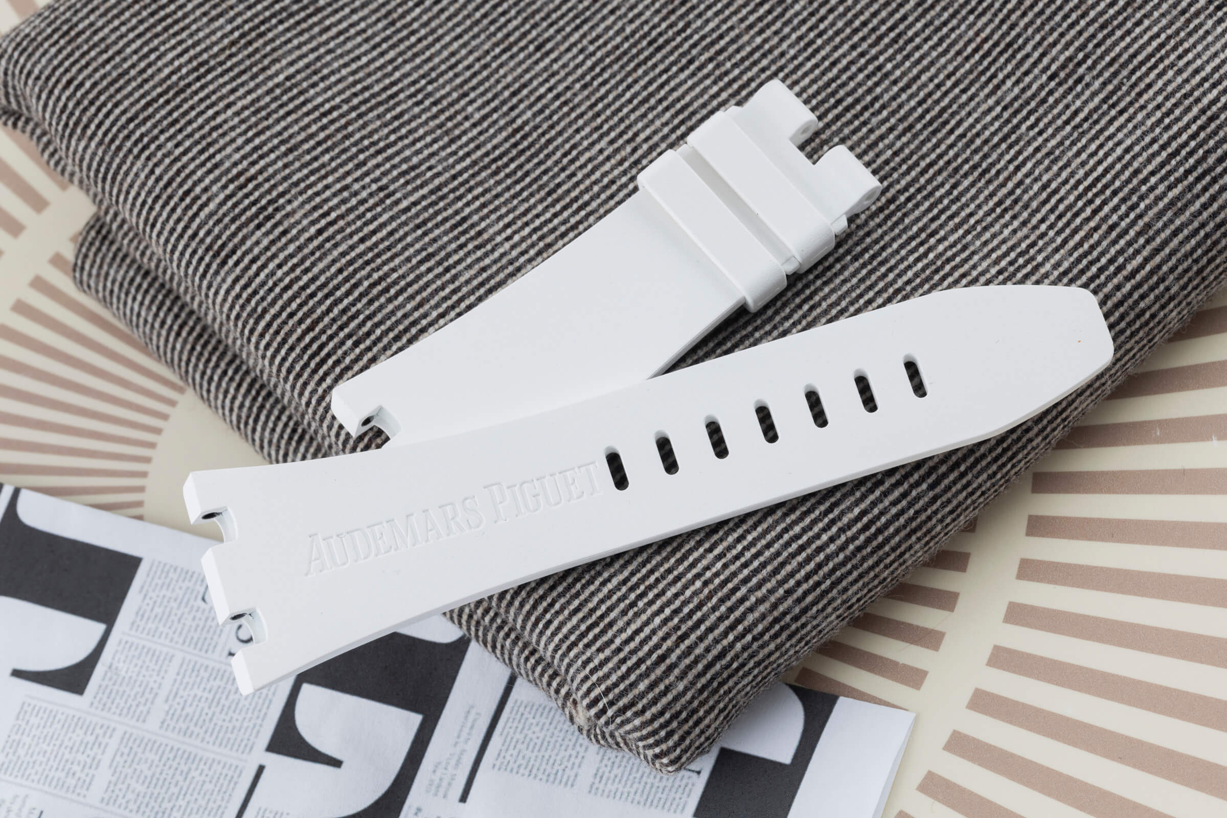 NEW Audemars Piguet rubber strap for Royal Oak model white [KL24617]