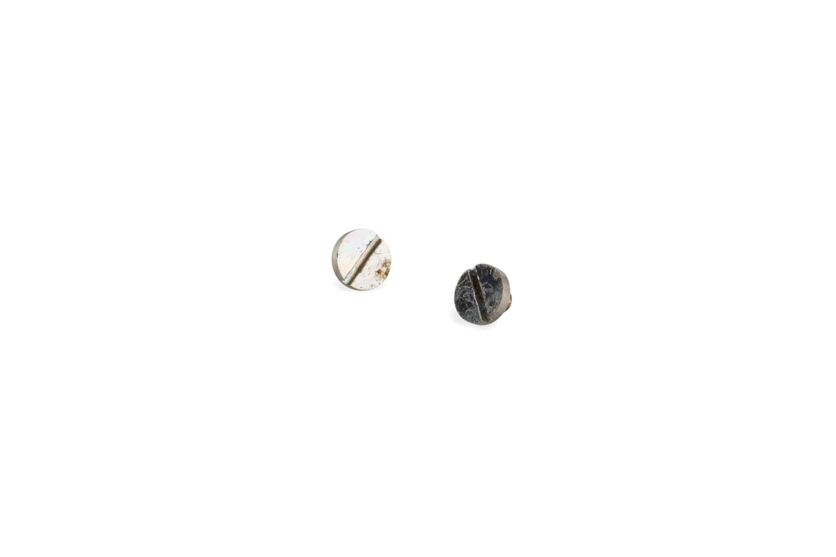 Baume & Mercier movement holding screws 2x screws caliber 5057[KL25854]
