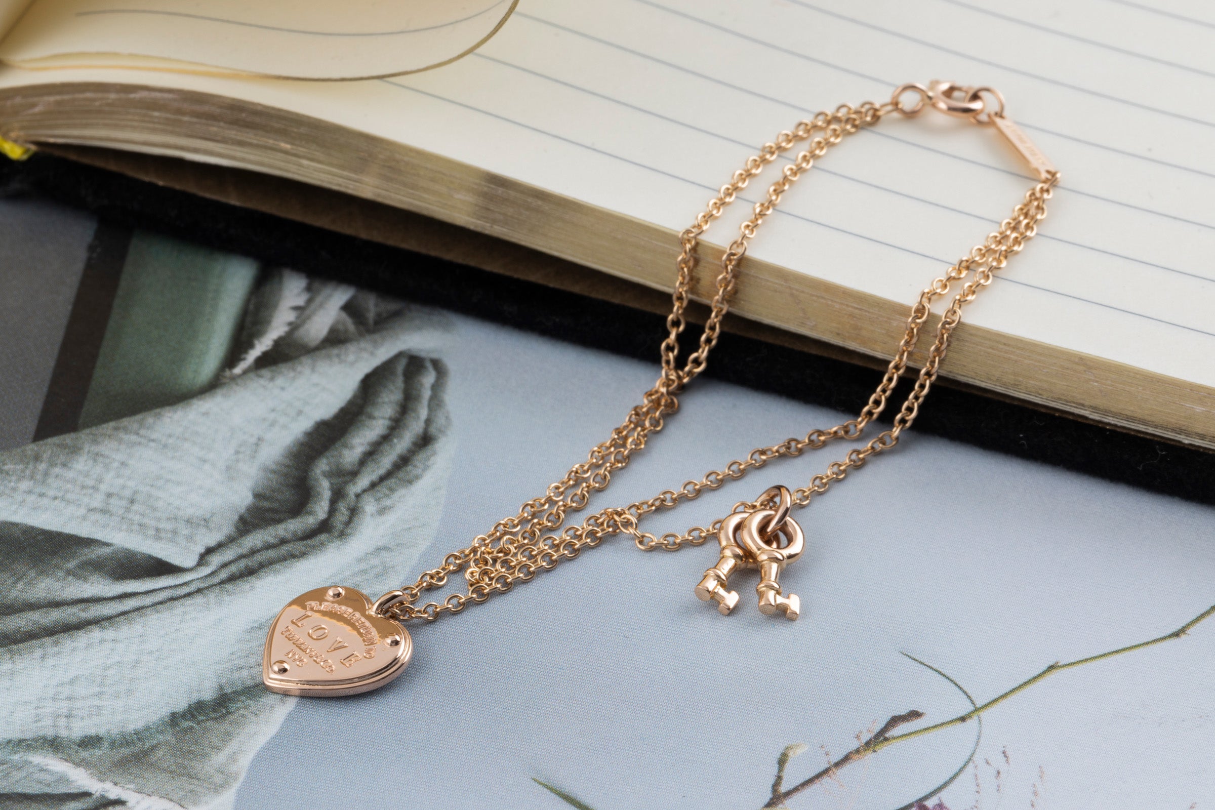 Tiffany & Co. bracelet with heart pendant & key 18k rose gold retail price: 1950,- €[KL26000]